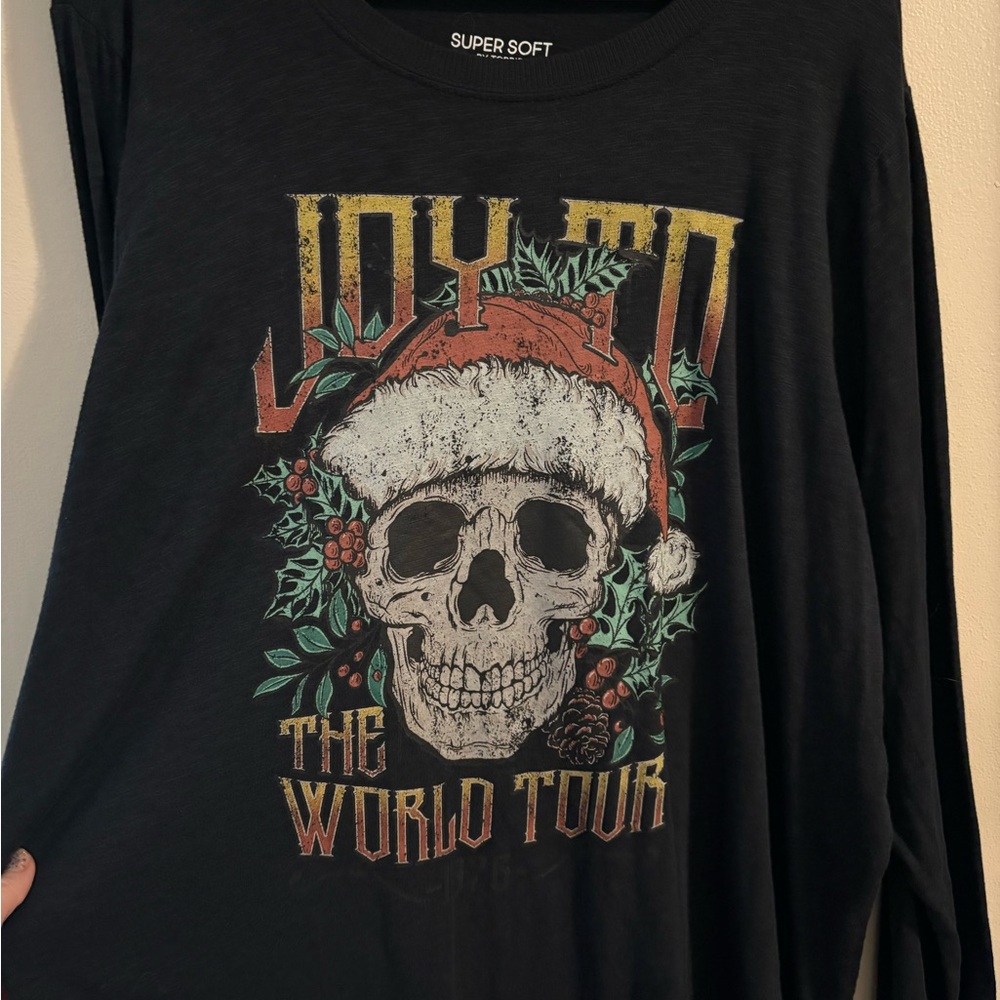 Torrid Black 'Joy to the World Tour' Skull Graphic Long Sleeve Tee 3x